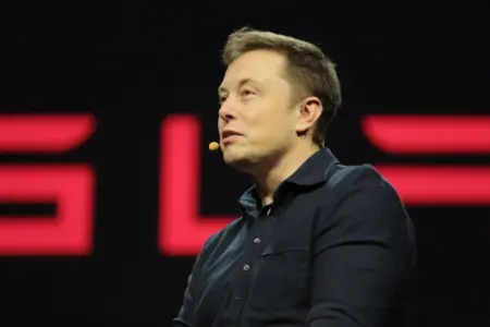 Elon Musk perde 200 miliardi