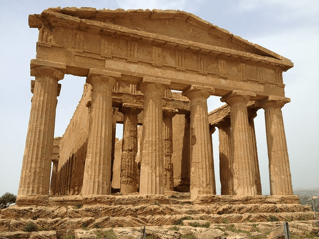 Nuovo tesoro scoperto ad Agrigento: 60 reperti votivi emergono dalla Valle dei Templi