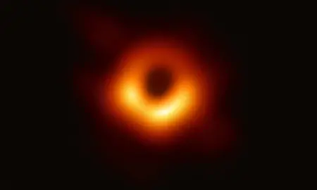 M87 buco nero relatività