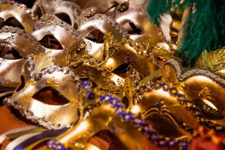 Carnevale di Venezia: un viaggio tra le maschere maschili più affascinanti e misteriose