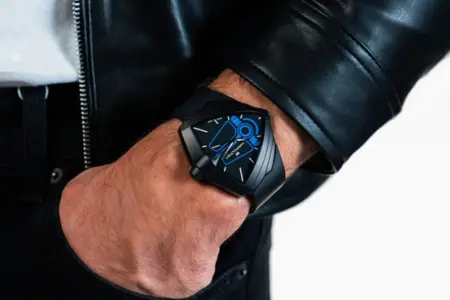 Ecco a voi il Ventura, l’orologio futuristico made by Hamilton ispirato al film Dune: Parte Seconda