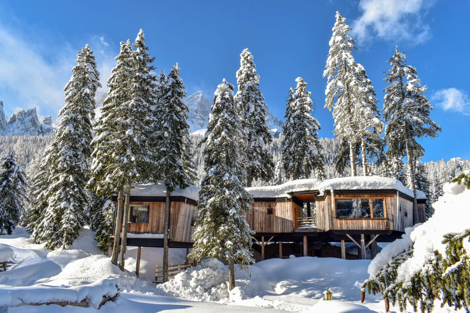 San Valentino tra le Dolomiti: Un Viaggio Romantico nel Cuore dell'Alto Adige